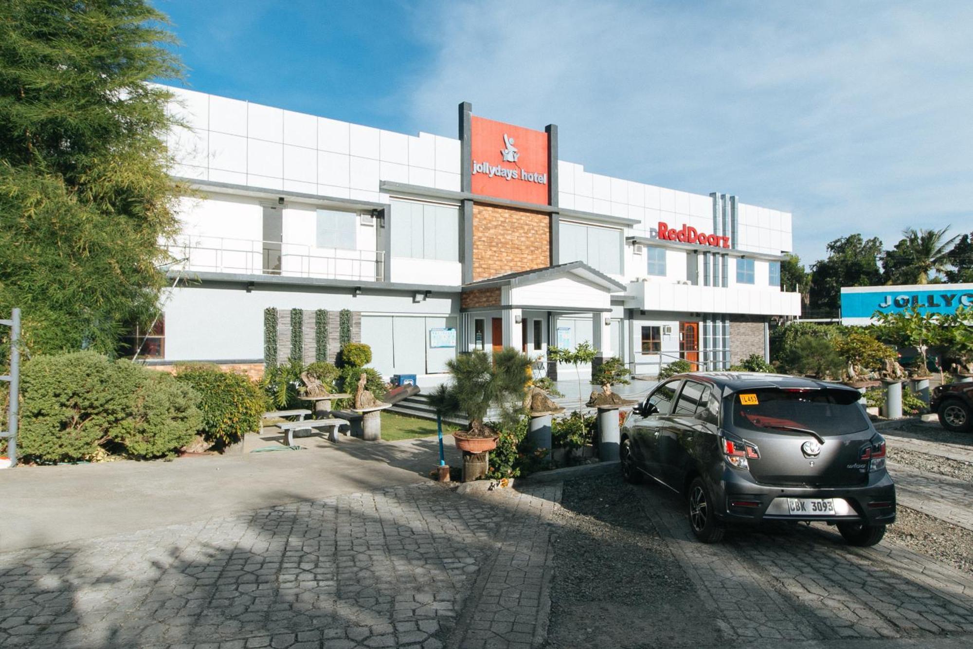 Reddoorz Plus @ Jollydays Hotel Nueva Ecija San Jose  Экстерьер фото