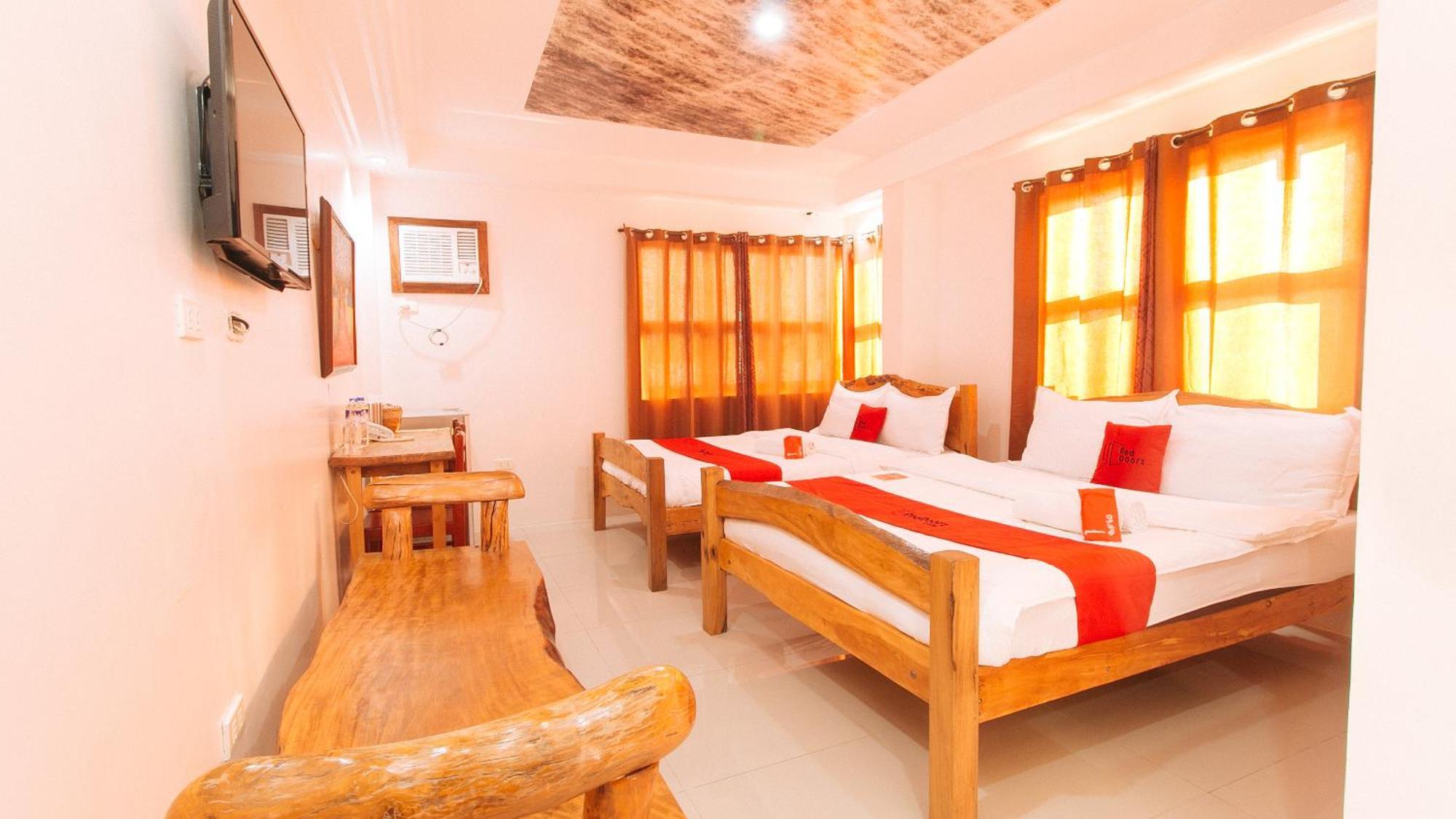 Reddoorz Plus @ Jollydays Hotel Nueva Ecija San Jose  Экстерьер фото