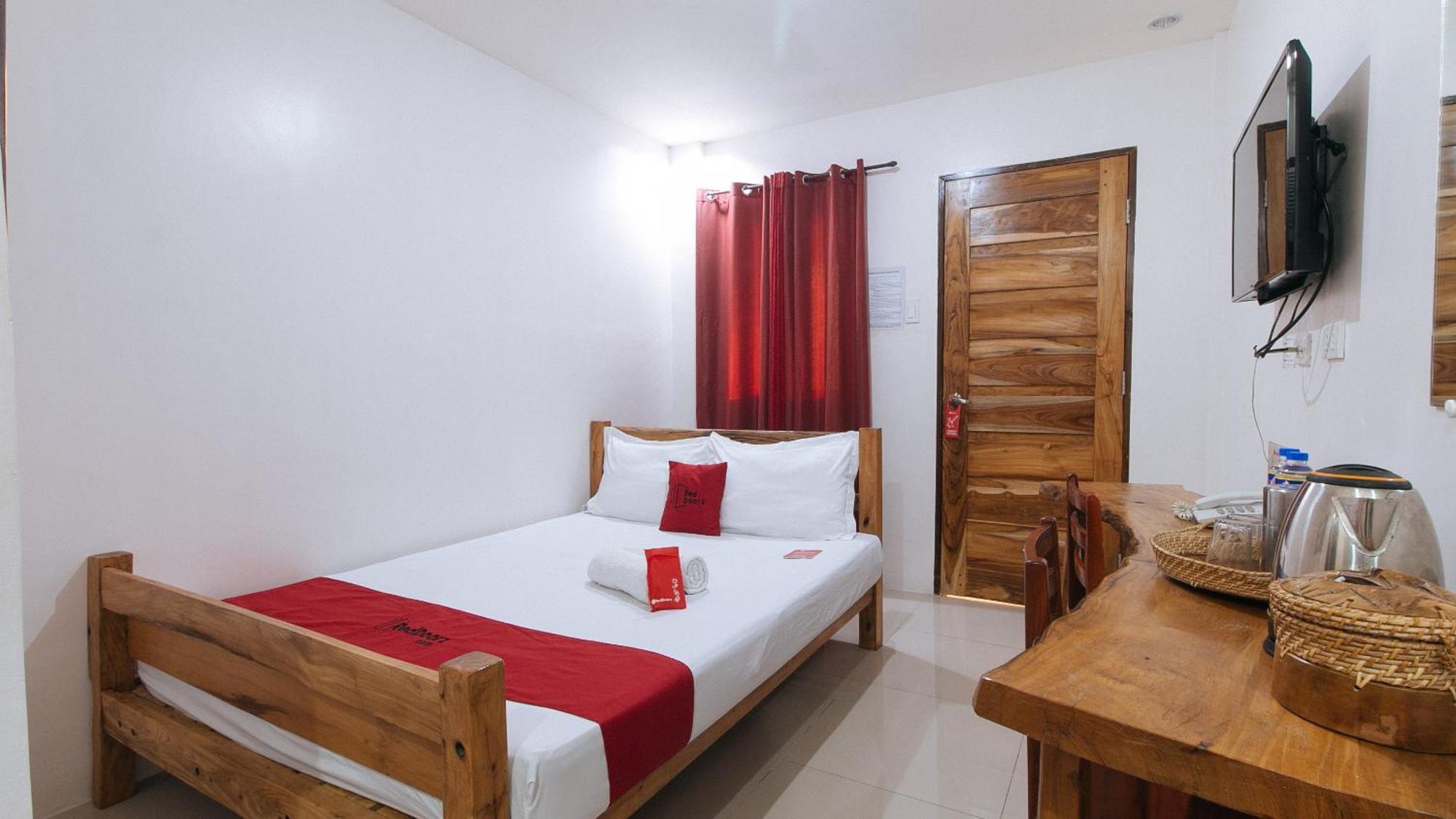 Reddoorz Plus @ Jollydays Hotel Nueva Ecija San Jose  Экстерьер фото