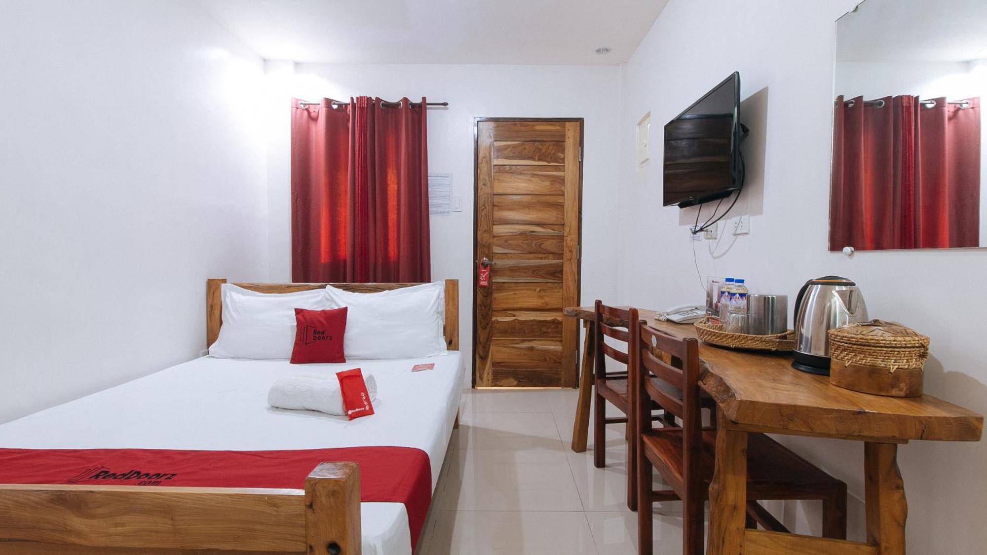 Reddoorz Plus @ Jollydays Hotel Nueva Ecija San Jose  Экстерьер фото