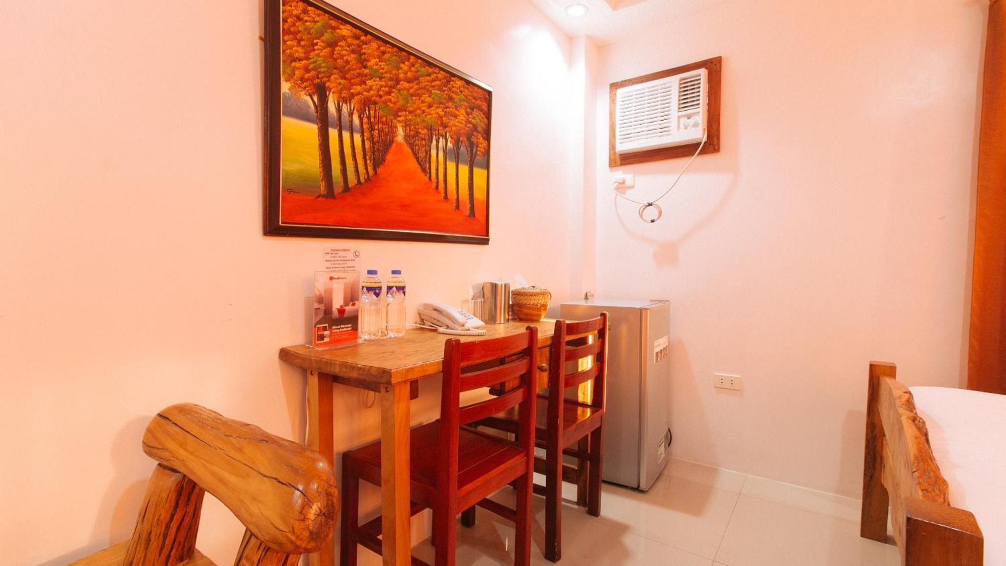 Reddoorz Plus @ Jollydays Hotel Nueva Ecija San Jose  Экстерьер фото