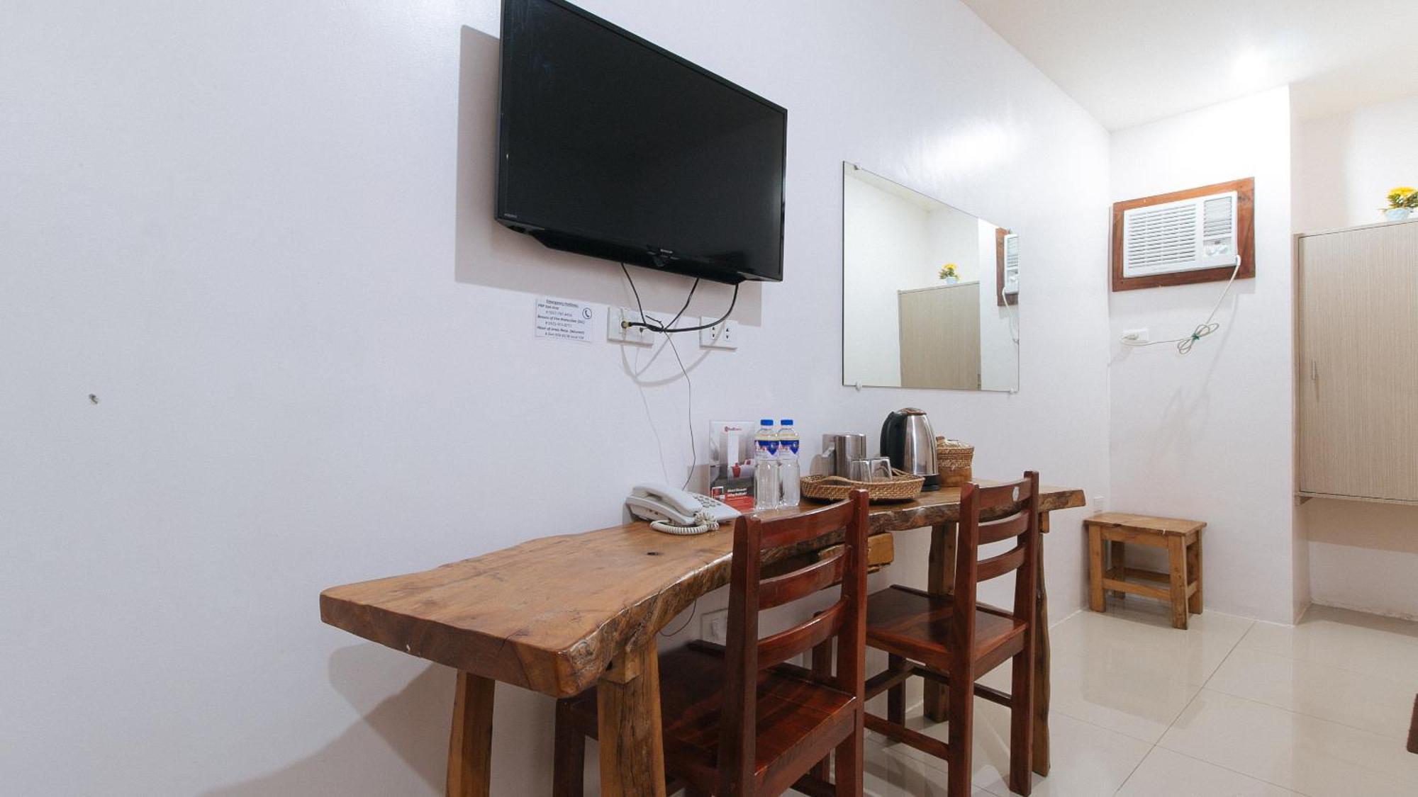 Reddoorz Plus @ Jollydays Hotel Nueva Ecija San Jose  Экстерьер фото