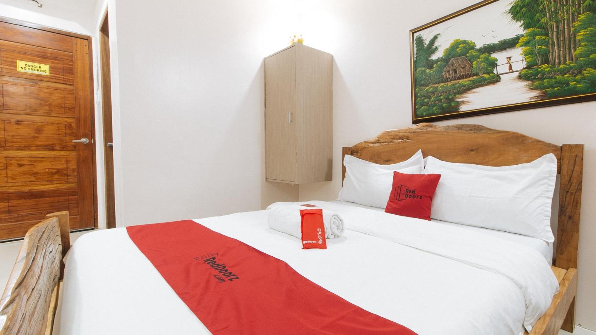 Reddoorz Plus @ Jollydays Hotel Nueva Ecija San Jose  Экстерьер фото