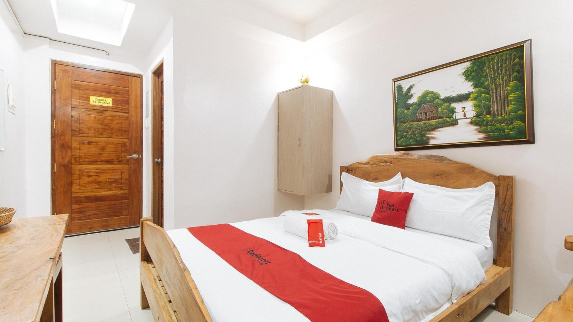 Reddoorz Plus @ Jollydays Hotel Nueva Ecija San Jose  Экстерьер фото