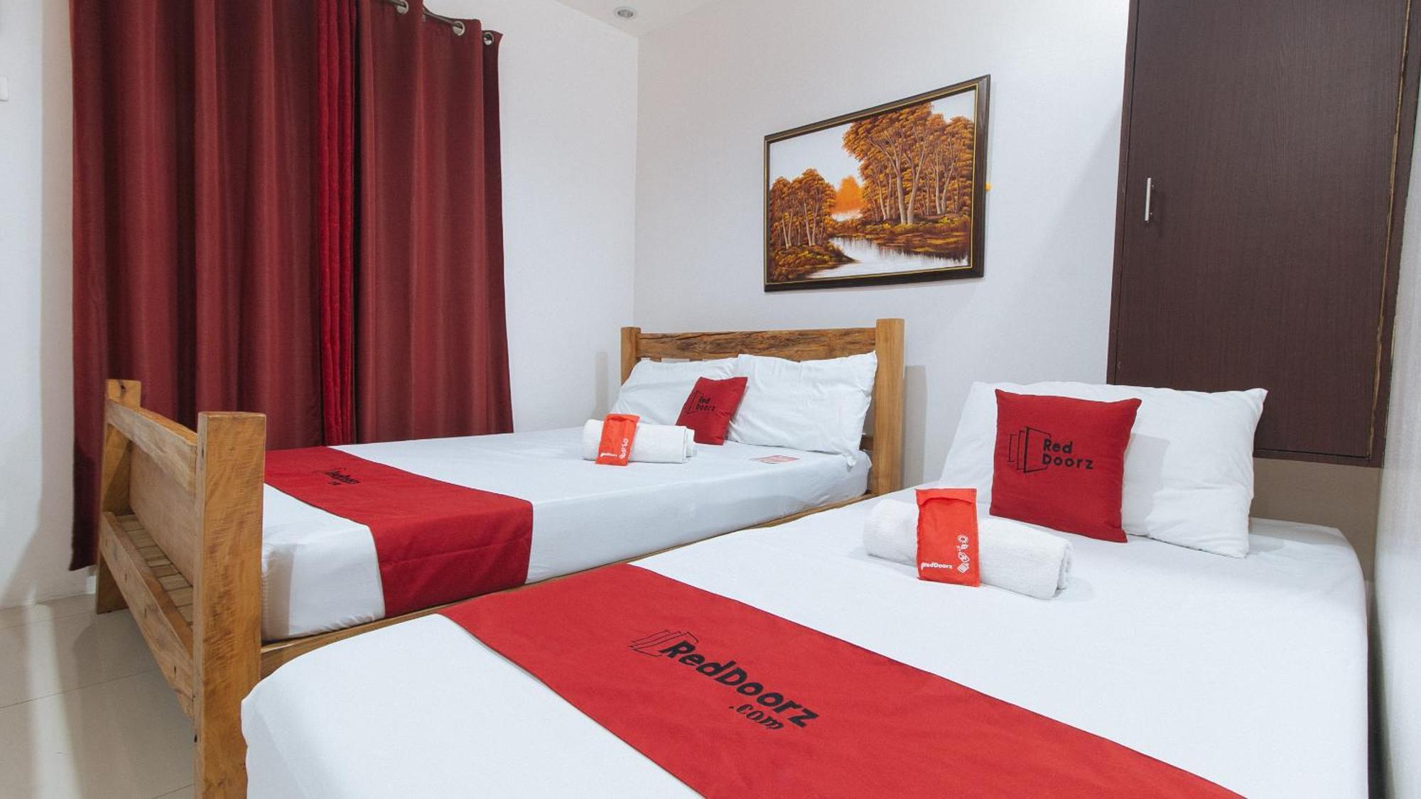Reddoorz Plus @ Jollydays Hotel Nueva Ecija San Jose  Экстерьер фото