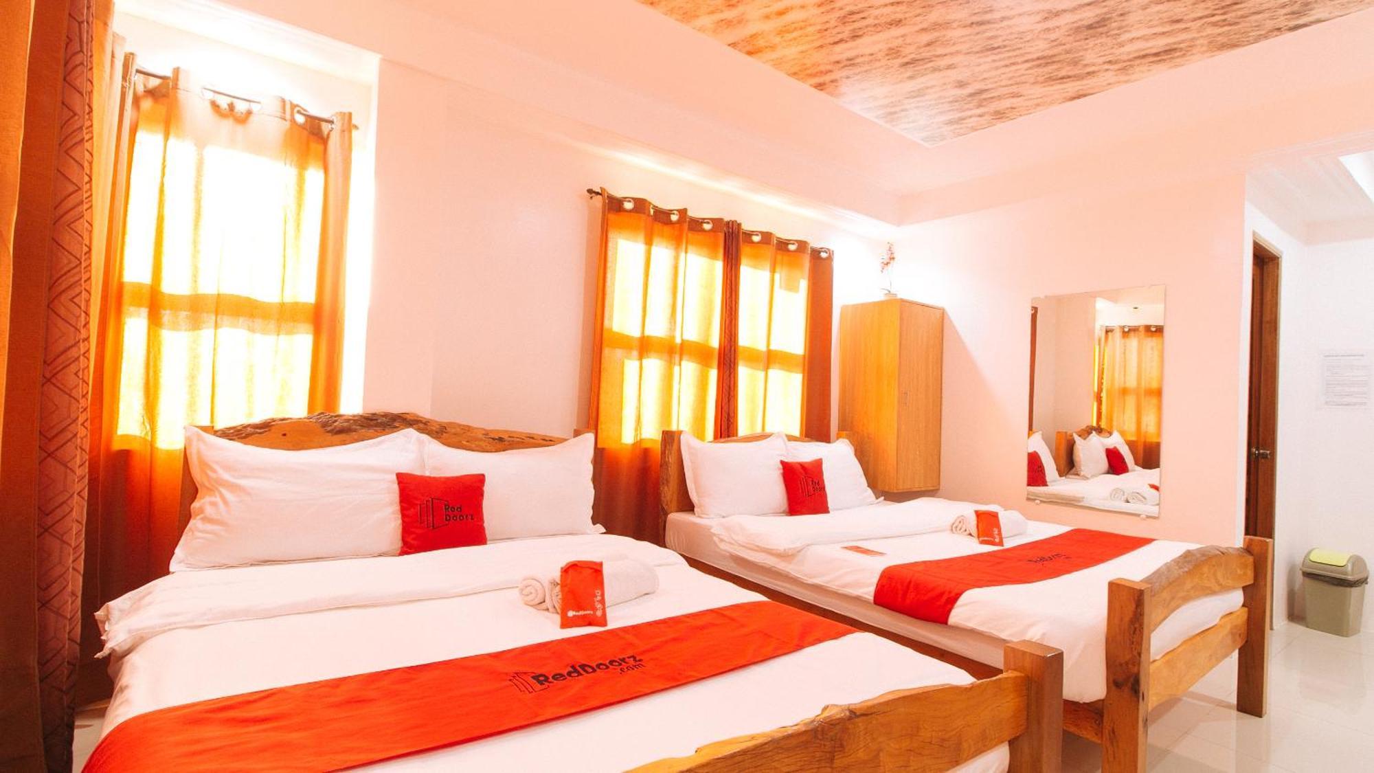 Reddoorz Plus @ Jollydays Hotel Nueva Ecija San Jose  Экстерьер фото