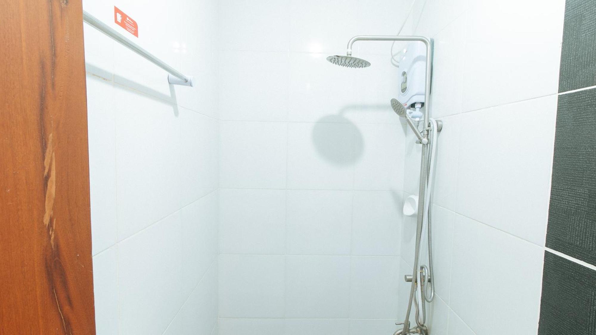 Reddoorz Plus @ Jollydays Hotel Nueva Ecija San Jose  Экстерьер фото