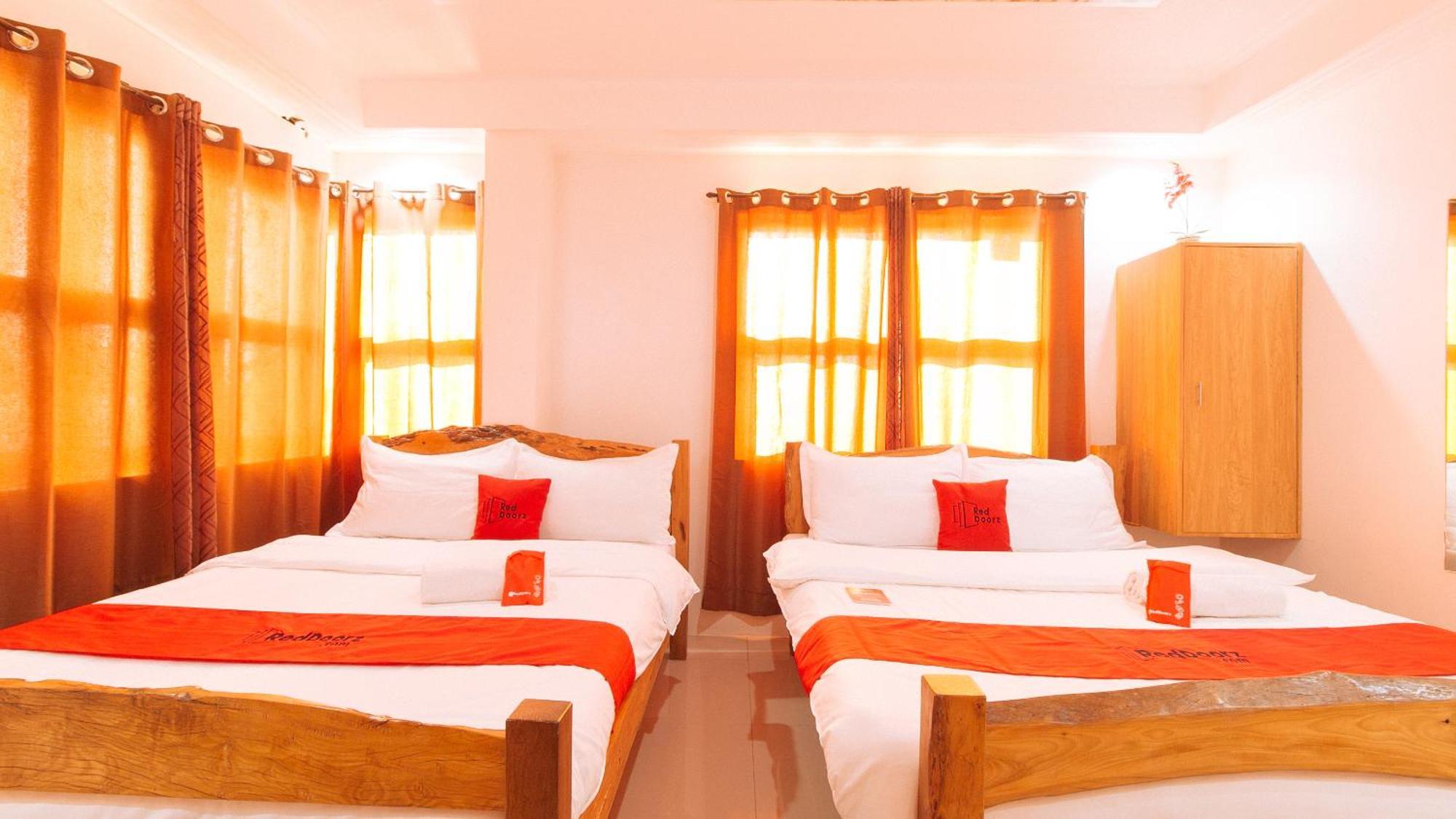 Reddoorz Plus @ Jollydays Hotel Nueva Ecija San Jose  Экстерьер фото