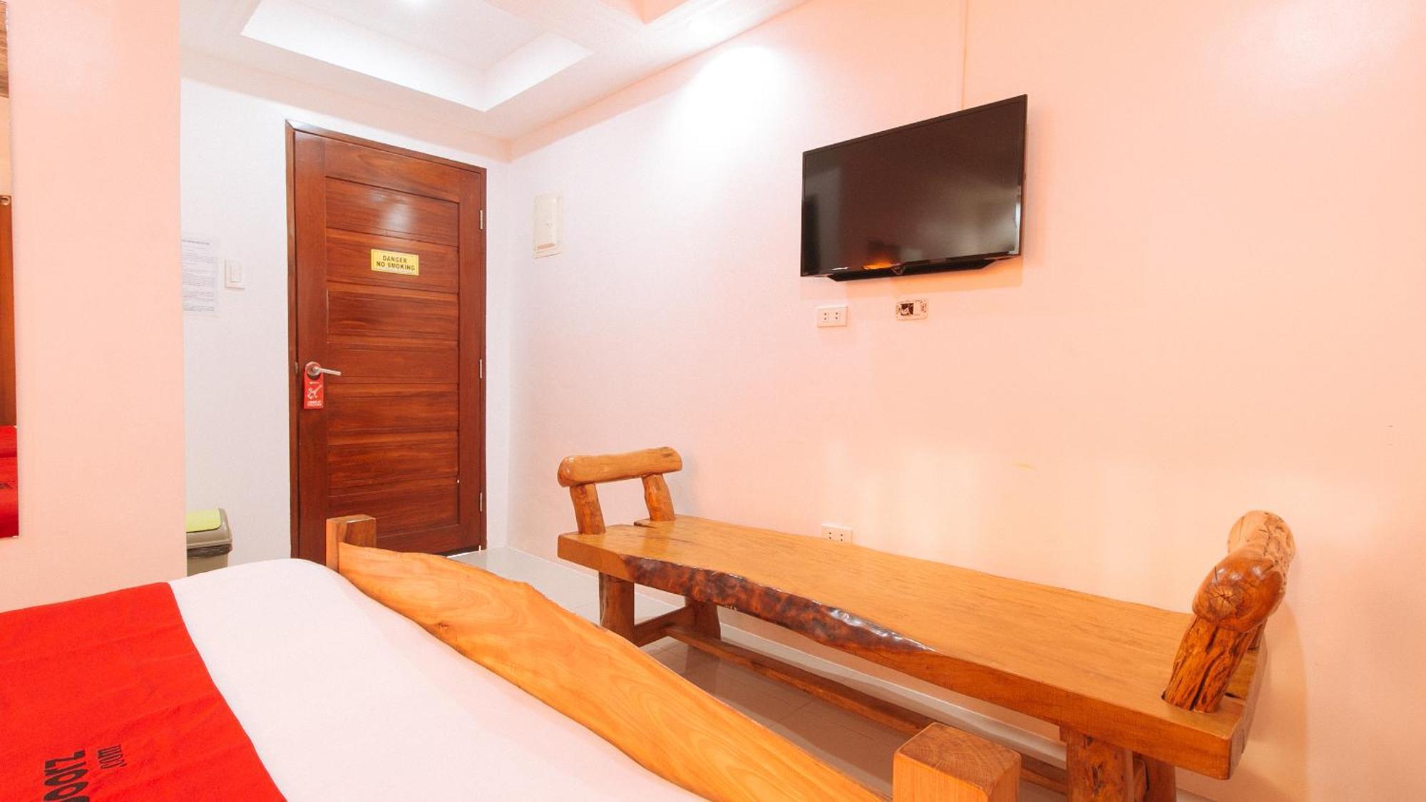 Reddoorz Plus @ Jollydays Hotel Nueva Ecija San Jose  Экстерьер фото